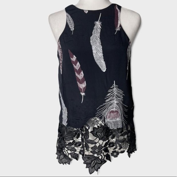 NWT Line& Dot Revolve feather print top, size M - Picture 5 of 11